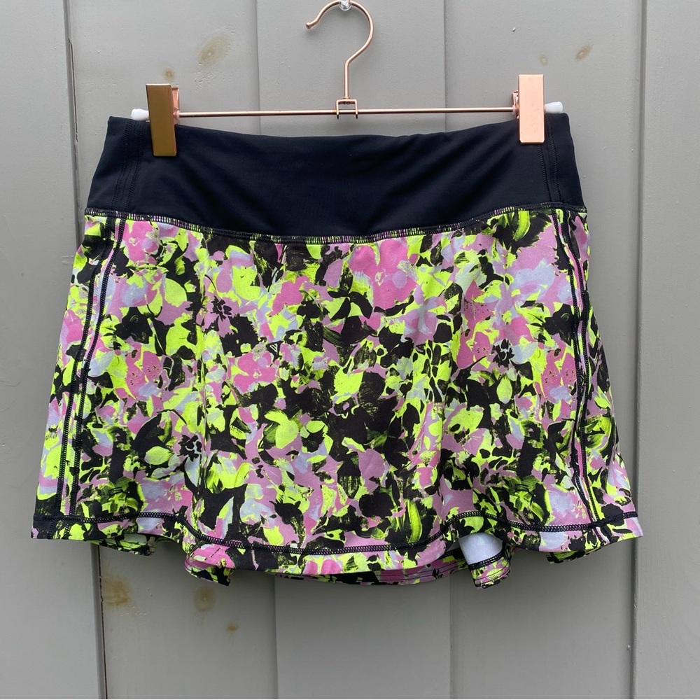 Lululemon skirt size 4 shorts underneath
